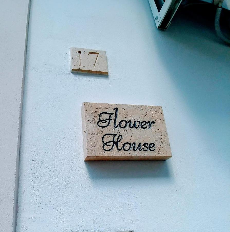 蒙泰斯卡廖索Flower House别墅 外观 照片